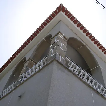 Villa Guesthouse ホステル アトウギア・ダ・バレイア