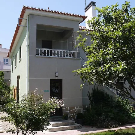 Villa Guesthouse アトウギア・ダ・バレイア