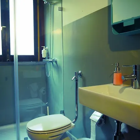 Villa Guesthouse * アトウギア・ダ・バレイア