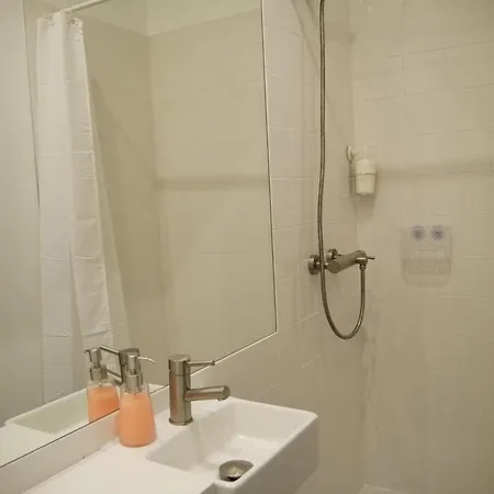 Villa Guesthouse ホステル *